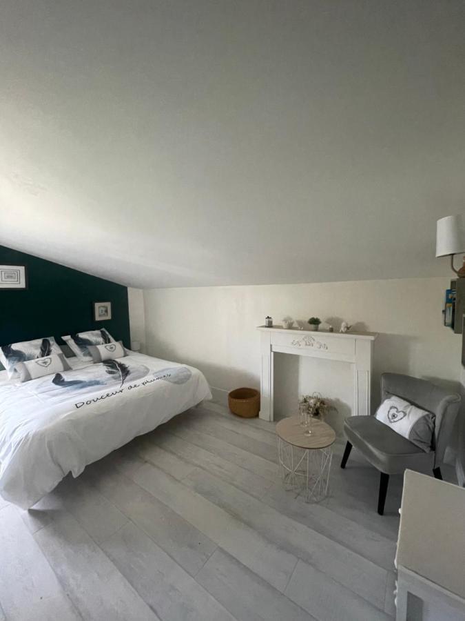 Cocooning Chez Sabine Bed & Breakfast Lavilledieu  Exterior foto